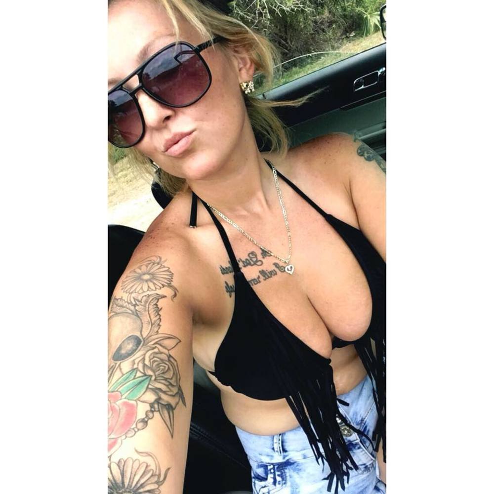 Meet your Posher, Kayla